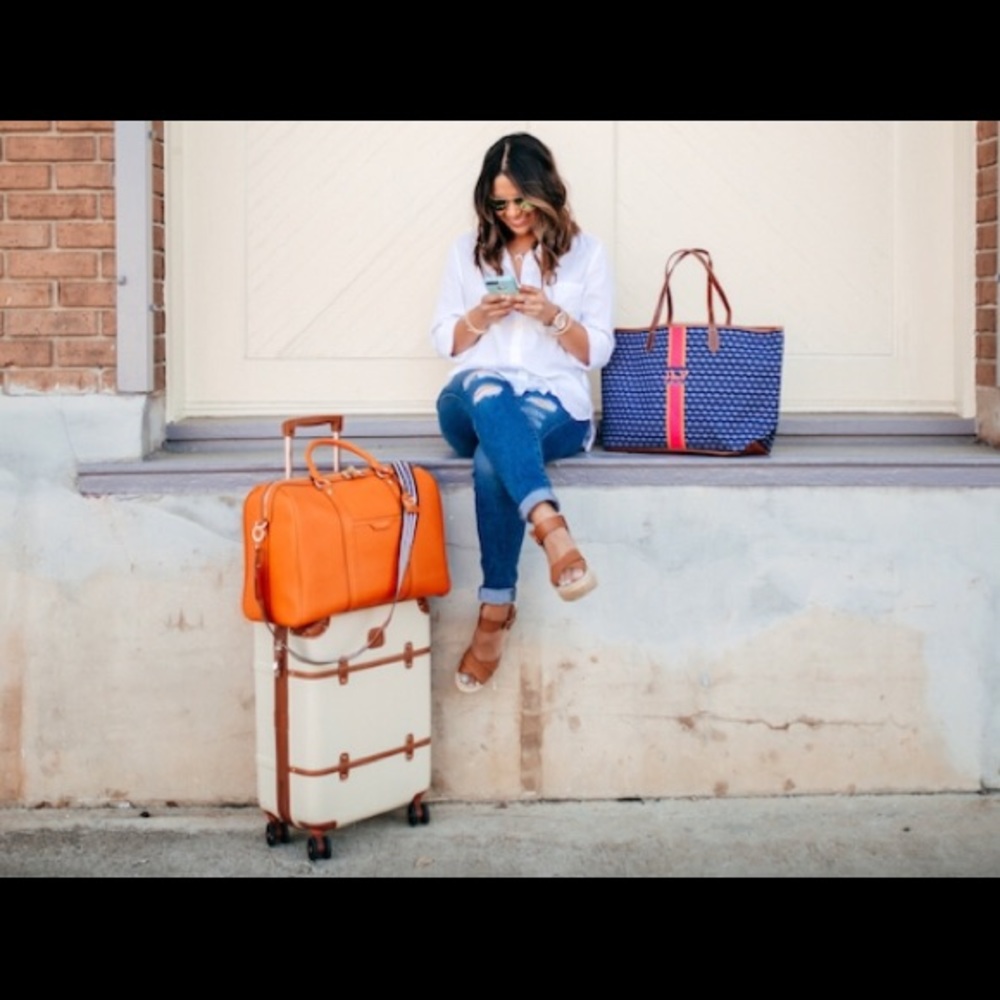 Henri Bendel Overnight/Weekend Duffle bag NAVY